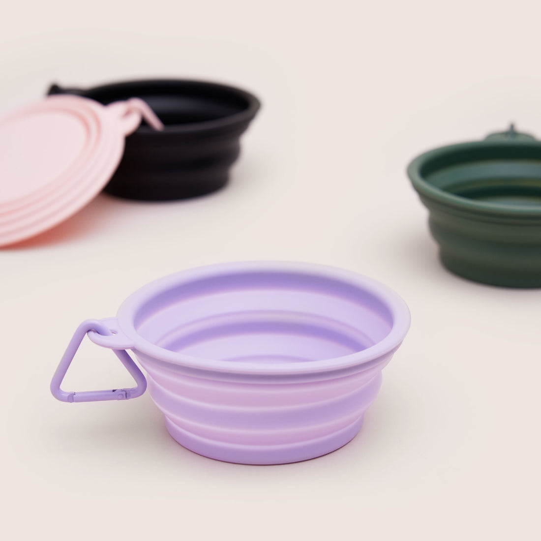 COLLAPSIBLE FOOD BOWL 400 ML | ชามอาหารสัตว์เลี้ยงพับได้ สีม่วง